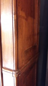 armadio rustico antico piccolo