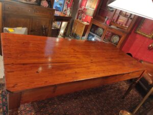 antico tavolo da pranzo rustico