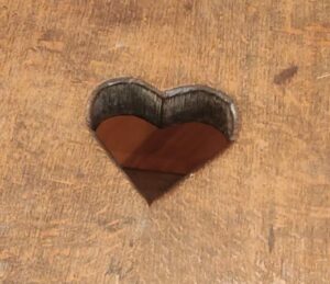 antico sgabello campagna inglese quercia con cuore