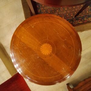antico tavolino gueridon genovese